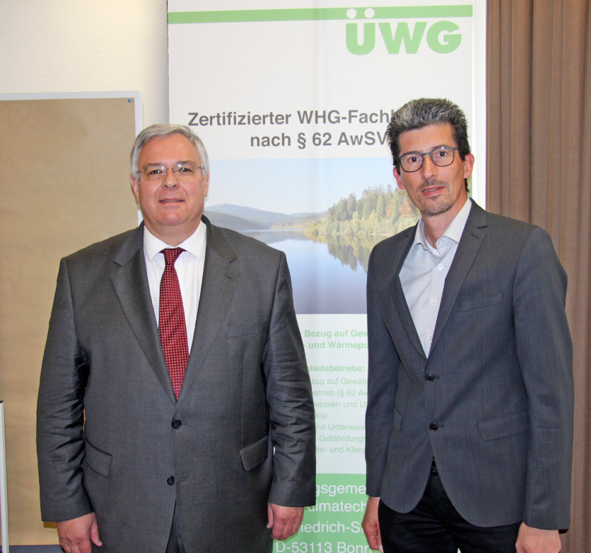 Karl-Heinz Thielmann (links) hat sein Amt als ÜWG-Vorsitzender an Thomas Kleinehr abgegeben. 