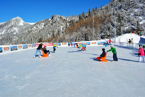  Ergebnis nach einer Saison: Die Eisbahn verbraucht nur halb so viel Energie wie konventionelle Anlagen. 