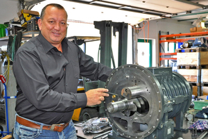  SEKOMP-Geschäftsführer Thomas Monz in der Werkstatt seines Unternehmens in Gernsheim 