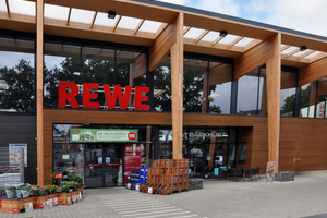  <div class="bildtitel">Der Rewe-Supermarkt im schleswig-holsteinischen Norderstedt erhielt den DGNB-Preis in der Kategorie Platin. </div> 