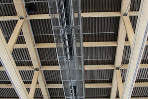  Blick unter das Dach der Halle 11 der Messe Frankfurt mit Luftauslässen 