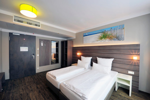  Die Kanaleinbaugeräte für Hotelanwendungen führen die konditionierte Luft zugluftfrei in den Raum ein.  