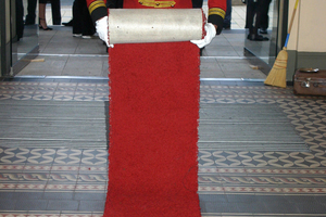  Willkommen in der Stadthalle Wuppertal - für die zahlreichen Festgäste wurde der rote Teppich ausgerollt. 