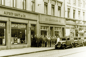  Von Anfang an in Wuppertal zuhause (hier das Stammhaus in Elberfeld) wechselte die Firmengruppe Kaut ... 