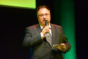  CEO Manfred P. Ulrich 