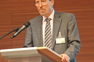  Wolfgang Plehn, UBA, führte durch die Veranstaltung.  