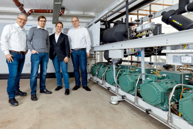 Die Tekloth-Experten Stefan Bollmann, Planung und Vertrieb, und Christoph Holtschlag, Planung und Softwareentwicklung, sowie Michael Holländer, Building Automation der Beckhoff-Niederlassung Rhein/Ruhr, und Marco Möllenbeck, Planung, Entwicklung und Vertr