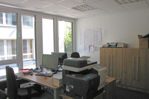  Helle geräumige Büros bieten beste Arbeitsbedingungen und kurze Wege. 