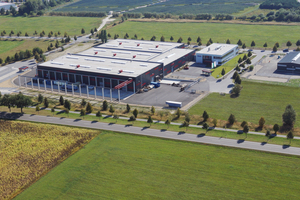  Bild 6: Luftbild der YADOS GmbH in Hoyerswerda (2016).  Der technische Komplettanbieter für Energieanlagen hat in den letzten Jahren zahlreiche Energiezentralen, einschließlich KWKK-Großanlagen, im In- und Ausland realisiert. 