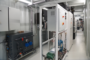  Bild 3: Effizienztechnologie in Kompaktausführung: Die im Container verbauten Energiezentralen beinhalten jeweils ein BHKW-Modul, eine Absorptionskältemaschine, eine CO2-Verdichter-Kaskade (Tiefkühlkaskade) sowie die Leit- und Steuerungstechnik YADO_LINK, 