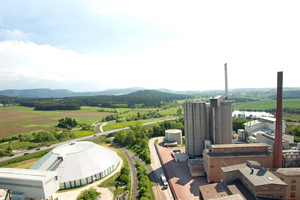  Das Zementwerk Holcim legt Wert auf den Schutz von Umwelt und Bevölkerung. 