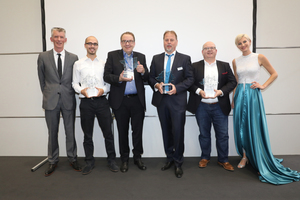  Die Preisträger des Chillventa Awards, v.l.n.r.: Christoph Brauneis, Moderator und Chefredakteur KKA und tab; Philipp Helmgens, Duschl Ingenieure; Achim Zeller, Geschäftsführer Athoka; Lutz Hering, Geschäftsführer compact Kältetechnik; Thorsten Schütte, Geschäftsführer premero Immobilien, Miss Chillventa  