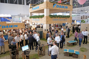  Die Austeller konnten mit zahlreichen Produkt-Highlights überzeugen und punkteten mit teils außergewöhnlichen Standkonzepten, wie hier der Daikin-Messestand. 