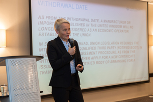  Dina Koepke, Director Governmental Affairs bei Emerson, gab einen Überblick über aktuelle Richtlinien und Vorschriften in der Branche.  