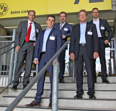 Referenten des Fachforums K?ltetechnik im Dortmunder Fu?ballstadion; v.l.n.r: Steffen Klein (Combitherm), Nico Timmermann (ebm-papst), Andreas Riesch (Bitzer), Heinz Jackmann (G?ntner) und Khaled Gomaa (Chemours)