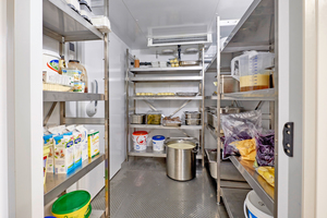  Die Zutaten für die regionalen Spezialitäten des Humbser und Freunde lagern in der Viessmann-Kühlzelle in der Küche.   