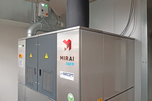  Die Kältemaschine ?MC15-OC-AC? der Firma Mirai Intex arbeitet mit Luft als Kältemittel. 