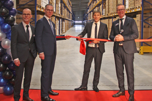  Einweihung des neuen Logistikzentrums: Geschäftsführer Guido und Uwe Schlätker, Stadtdirektor Manfred Windhaus und Geschäftsführer Jörg Schlätker 