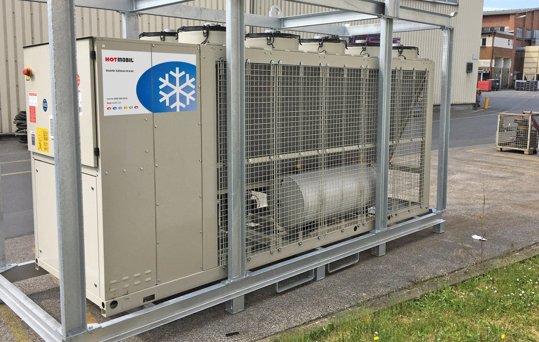 Der mobile Kaltwassersatz ?Coolunit? mit einer Kälteleistung von 147,7 kW wird mit dem Kältemittel R32 betrieben. 