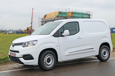 Der Testwagen: Ein Toyota Proace City in der Ausstattungsvariante Duty Comfort mit 1,5-Liter-Diesemotor und 8-Gang-Automatikgetriebe.