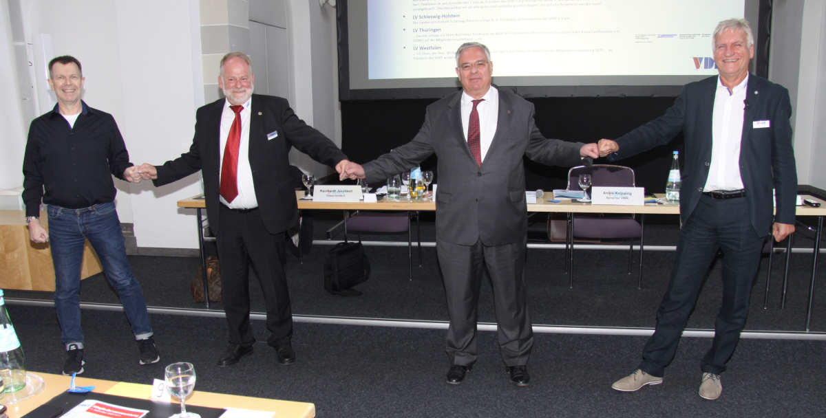 von links: die VDKF-Vizepräsidenten Kai Michael Kuder und Reinhard Jeschkeit, Präsident Karl-Heinz Thielmann und Geschäftsführer Norbert Hengstermann
