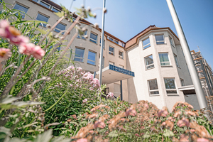  Das Karolinen-Gymnasium in Rosenheim erhält eine Lüftungsanlage.  