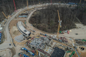  Das Foto zeigt den aktuellen Stand des Tunnelbaus für den SIS100-Ringbeschleuniger im April 2021. 