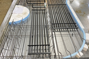  Einbau der aquatherm black system Register auf der unteren Bewehrungslage der Elementdecken zwischen den Gitterträgern. 