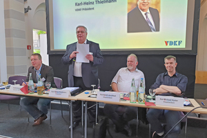  Karl-Heinz Thielmann, Präsident des VDKF, gab Einblicke in die vielfältigen Aktivitäten des Verbandes.  