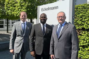  Baudelaire Meli Dountsop ist neuer Directeur général von Eckelmann S.A.S. Frankreich. (v.l. Vorstandsvorsitzender Philipp Eckelmann, Baudelaire Meli Dountsop und Thomas Behr, Vice President Refrigeration &amp; Building Automation) 