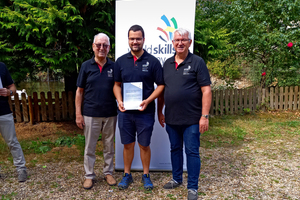  Frederik Stiegen und Vertreter von WorldSkills Germany (Michael Hafner und Franz Schropp) bei der Ernennung zur Aufnahme in die Berufe-Nationalmannschaft 