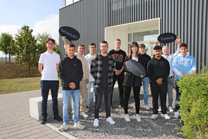  Die neuen Auszubildenden und Studierenden an ihrem ersten Tag auf dem Bitzer Werksgelände in Rottenburg-Ergenzingen 
