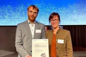  2. Platz beim Wettbewerb um den Deutschen Rohstoffeffizienz-Preis 2022: Lena Schnabel und Clemens Dankwerth, Fraunhofer ISE 