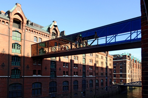  Brücke über das Fleet mit Blick auf Block D 