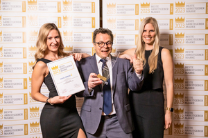  Glückliche Gewinner beim Employer Branding Award in Wien (von links): Tamara Fietze, Rainer Grill und Rebecca Amlung von Ziehl-Abegg 