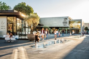  Außenansicht der Outletcity am Lindenplatz 1 