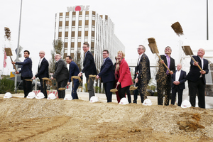  Der symbolische Spatenstich für das WOLF Besucherzentrum mit Technologie Campus 