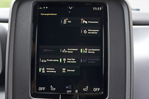  Alle wichtigen Fahrzeugfunktionen werden über den Touchscreen gesteuert 