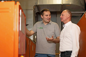  Lukas Pfänder (l.), Geschäftsführer Pfänder GmbH und Ralf Braun, Sales Director ebm-papst Germany, im Abstimmungsgespräch zum Retrofit für die Lüftungsanlage des Stiftskellers Beutelsbach 