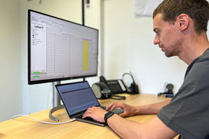  Kundendienst am Rechner mit Labelwin: Systemtechniker Chris Reiners 