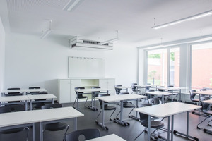  Die dezentralen Lüftungsgeräte der Serie „Duplex Vent“ versorgen Unterrichtsräume zuverlässig mit frischer Luft und überzeugen mit ihrem flüsterleisen Betrieb 