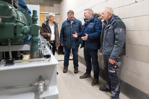  Im Fachgespräch (v.l.): Silke Klüver, Timm Klüver, Jan-Henning Sievers, Uwe Busch 