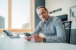  Johannes Gronover ist Unternehmensberater für Handwerksbetriebe und Gründer der Gronover Consulting GmbH. Mit seiner langjährigen Erfahrung als Elektriker und Betriebswirt unterstützt er Handwerksunternehmer bei der Prozessoptimierung und steigenden Renditen. Sein Unternehmen hat bereits zahlreiche Auszeichnungen erhalten, darunter das Top 100-Siegel für die innovativsten Mittelständler Deutschlands und den Marketingpreis des Deutschen Elektrohandels. 