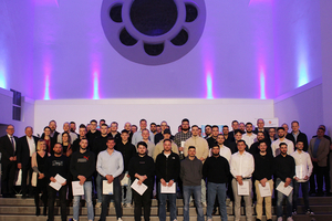  Gruppenbild in der Eventkirche in Dortmund 