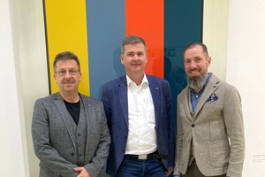  V.l.: Jörg Peters und Michael Gölz (LIK-Geschäftsführer), Markus Freund (LIK-Obermeister) 