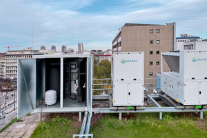  Radiologisches Zentrum, Mannheim (Baujahr 2022): Zwei Propan Flüssigkeitskühler (Skadec) samt Pumpenhaus (Schulz), welche ein MRT von Siemens, die RLT-Anlage der Praxis und 15 Innengeräte (Kampmann) versorgen. 