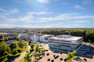  Vetter ist eine führende „Contract Development und Manufacturing Organisation“ (CDMO) mit Hauptsitz in Ravensburg und Produktionsstätten in Deutschland, Österreich und den USA. Das bereits 1950 in Ravensburg gegründete Unternehmen ist noch heute in Familienbesitz. 