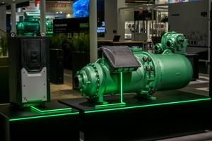  Abb. 3: CSH2T Kompaktschraubenverdichter und VARIPACK Frequenzumrichter – eine leistungsstarke Kombination für Hochtemperaturwärmepumpen. 