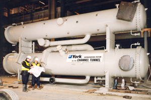  1995: Johnson Controls liefert die Kühlsysteme für den Ärmelkanaltunnel, die eine komfortable und sichere Reise zwischen Großbritannien und Frankreich gewährleisten. 