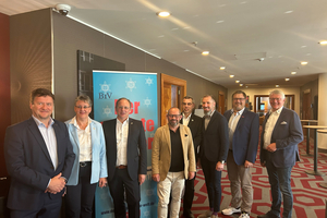  Der neu gewählte Vorstand (v.l.): Tilo Neumann, Manuela Gerke, Björn Sielaff, Andreas Werner, Walter Kehrein, Markus Freund, Claus Becker, Gerhard Frisch. 